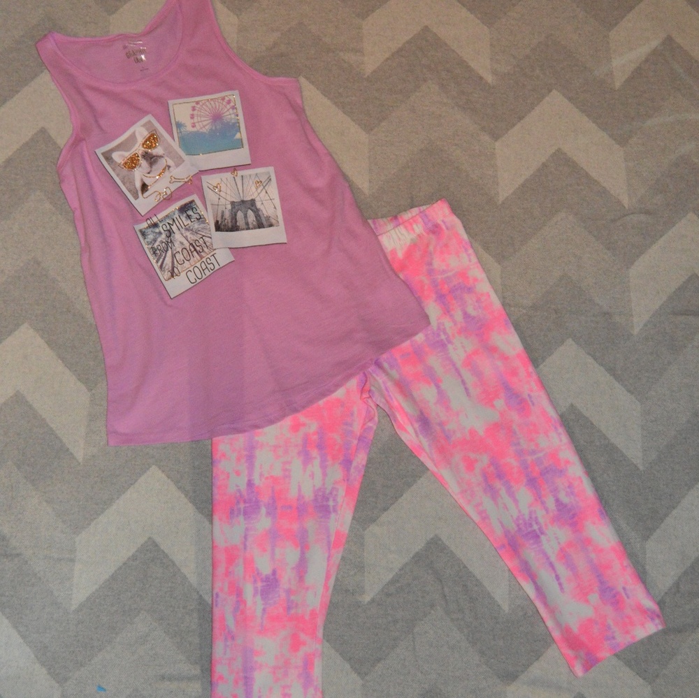 🎉SALE🎉Graphic tank too with Capri Leggings